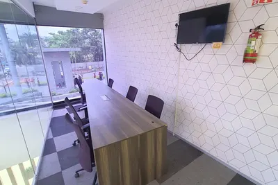 6 Seater Meeting Room