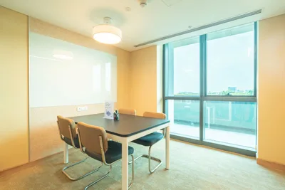 4 Seater Meeting Room