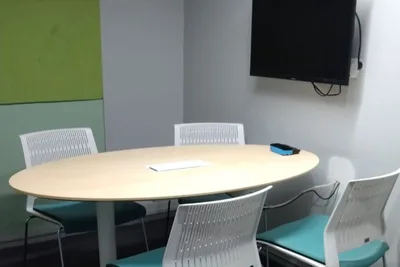 4 Seater Meeting Room