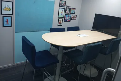 5 Seater Meeting Room