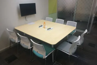 6 Seater Meeting Room