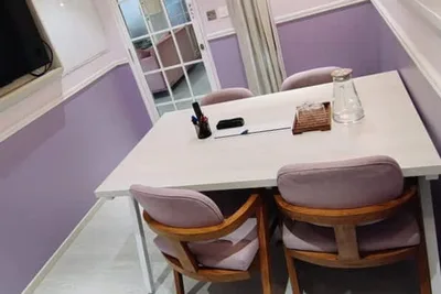 4 Seater Meeting Room