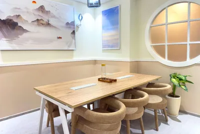4 Seater Meeting Room