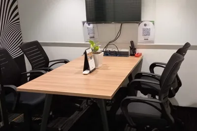 4 Seater Meeting Room