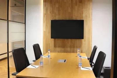 4 Seater Meeting Room