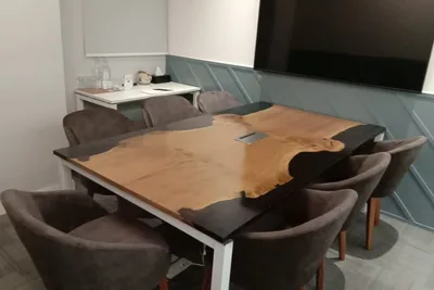 7 Seater Meeting Room