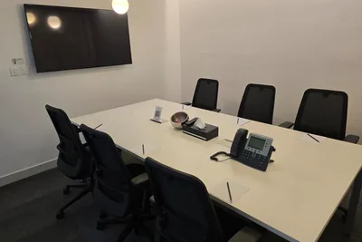 6 Seater Meeting Room