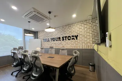 8 Seater Meeting Room