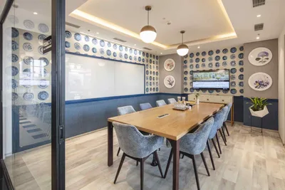 9 Seater Meeting Room
