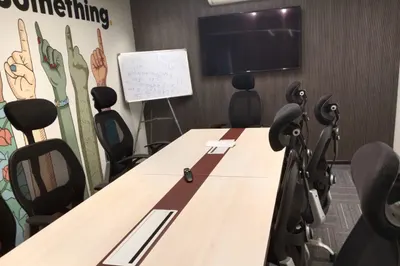 10 Seater Meeting Room