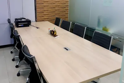 8 Seater Meeting Room