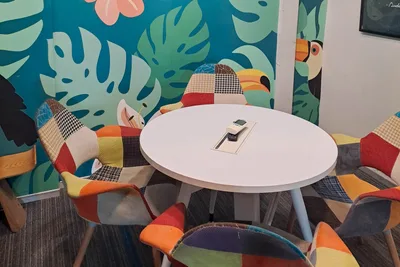 4 Seater Meeting Room