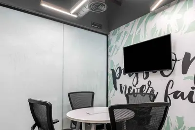 4 Seater Meeting Room