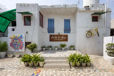 La Vie En Rose Coworking and Cafe