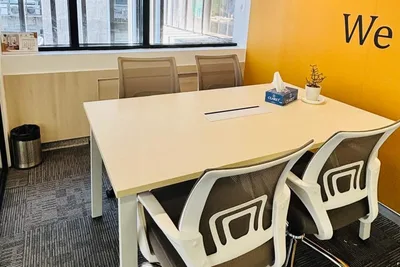 4 Seater Meeting Room