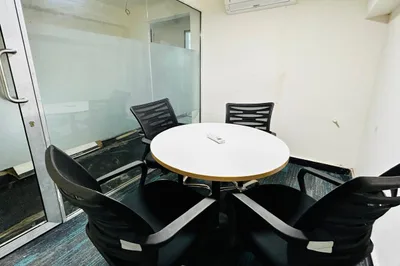 4 Seater Meeting Room