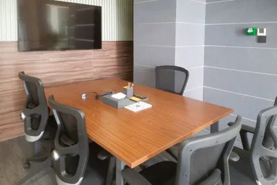 4 Seater Meeting Room