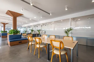 Open Desk / Lounge Spot