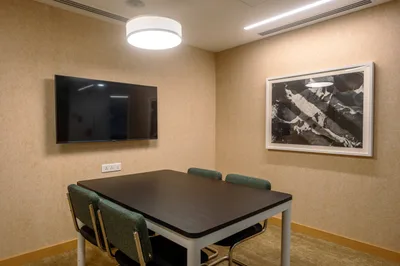4 Seater Meeting Room