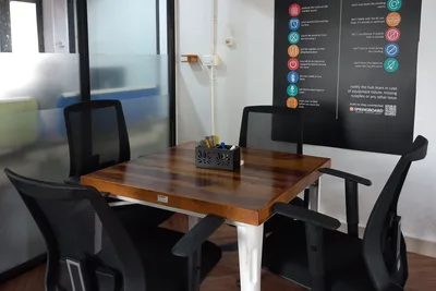4 Seater Meeting Room