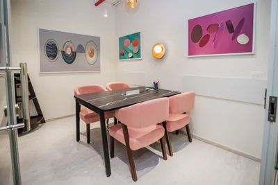 4 Seater Meeting Room