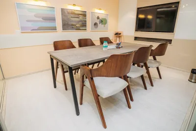 6 Seater Meeting Room