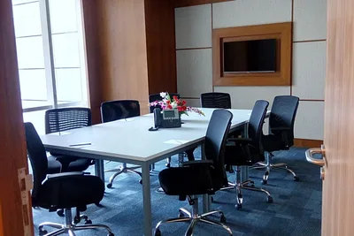 8 Seater Meeting Room