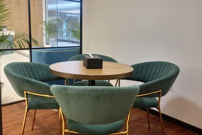 4 Seater Meeting Room