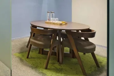 4 Seater Meeting Room