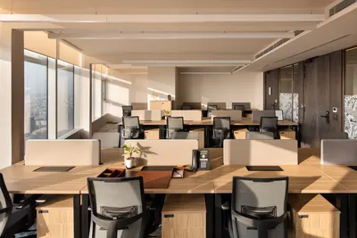Desk – CorporatEdge interior