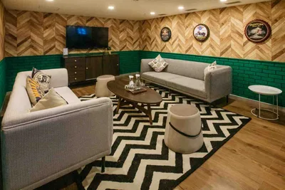 5 Seater Meeting Room