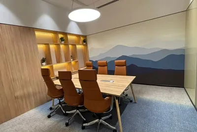 5 Seater Meeting Room