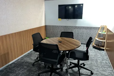 4 Seater Meeting Room