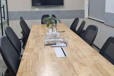 10 Seater Meeting Room
