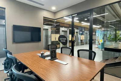 6 Seater Meeting Room