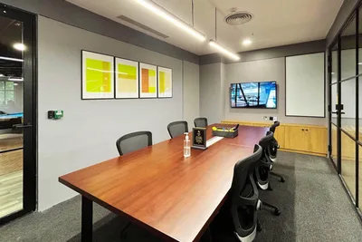8 Seater Meeting Room