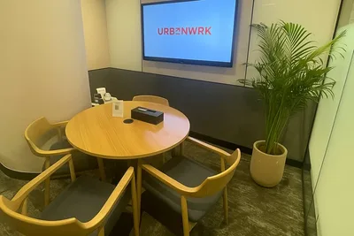 4 Seater Meeting Room