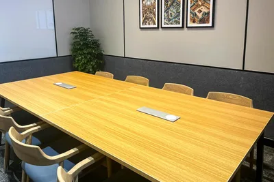 8 Seater Meeting Room