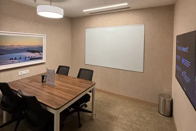 4 Seater Meeting Room