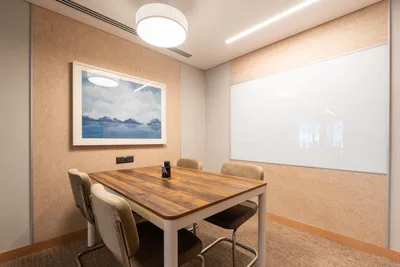 4 Seater Meeting Room