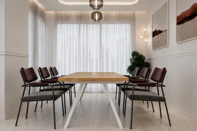 6 Seater Meeting Room