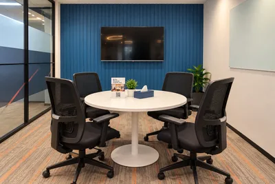 4 Seater Meeting Room