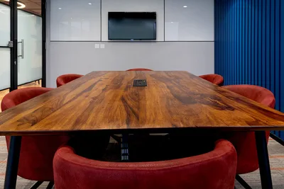 6 Seater Meeting Room