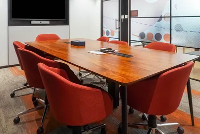 8 Seater Meeting Room
