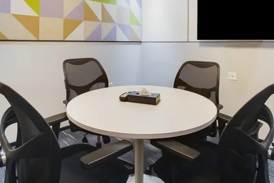 4 Seater Meeting Room