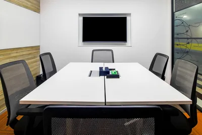 6 Seater Meeting Room
