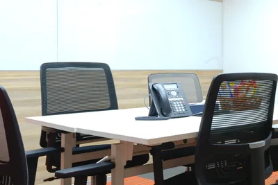 6 Seater Meeting Room