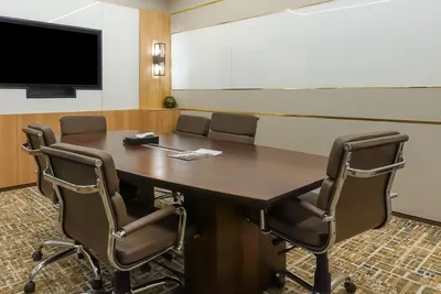 6 Seater Meeting Room