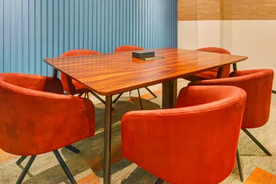 6 Seater Meeting Room