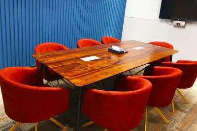 8 Seater Meeting Room